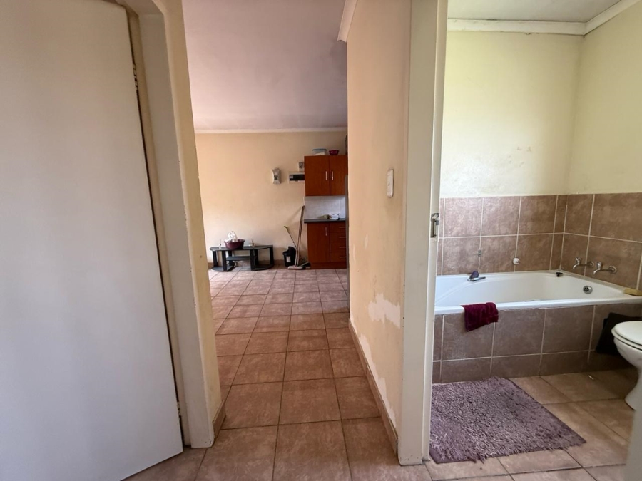 2 Bedroom Property for Sale in Rustenburg Central North West